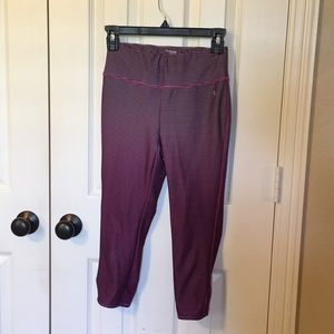 💫Danskin NOW 3/4 Leggings Purple Stripe Ombré 💫